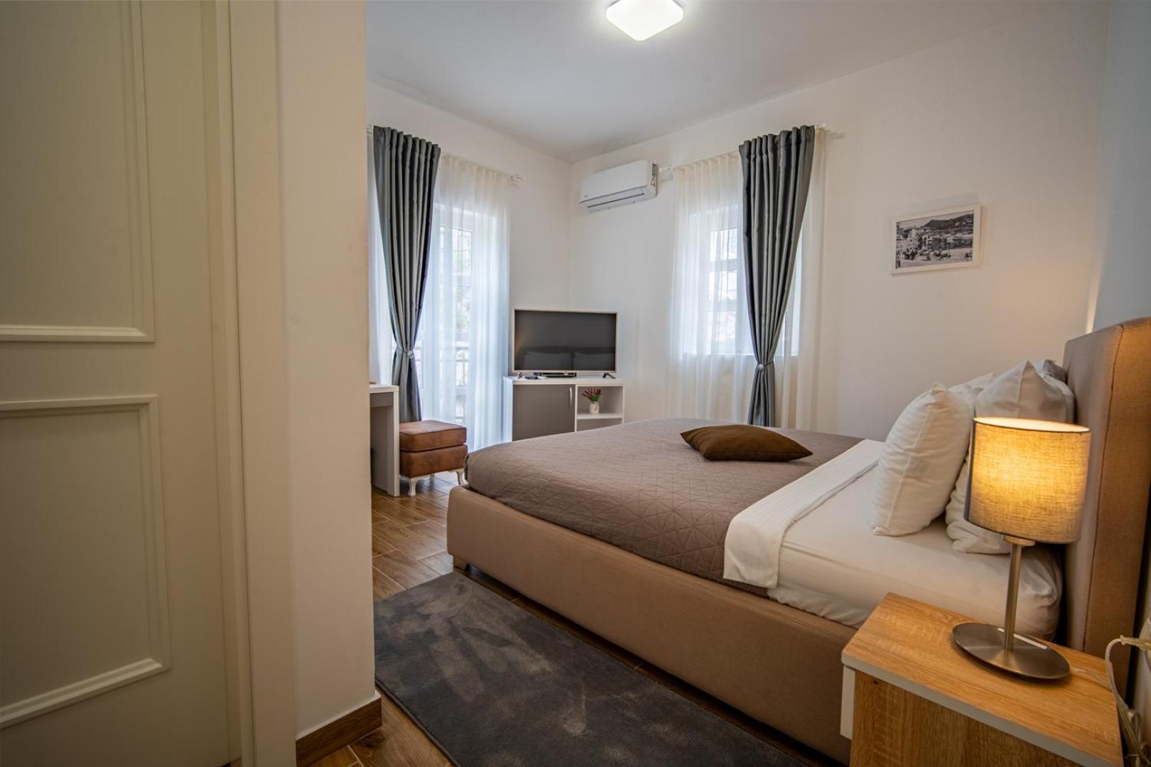 Skala Luxury Rooms เซทินเจ ภายนอก รูปภาพ